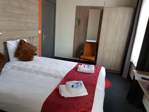 Hotel Industrie Rooms Photos