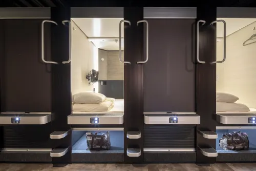 Capsule Hotel Cube Hiroshima Chambres Photos