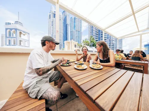 Maze Backpackers - Gold Coast Restauration Photos