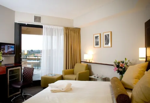 Amora Hotel Riverwalk Melbourne Photos
