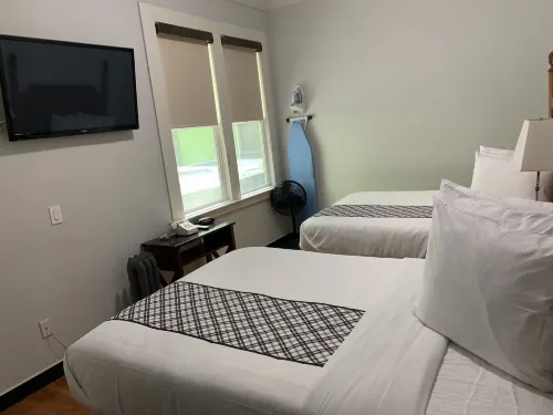 Warfield Hotel Rooms Photos