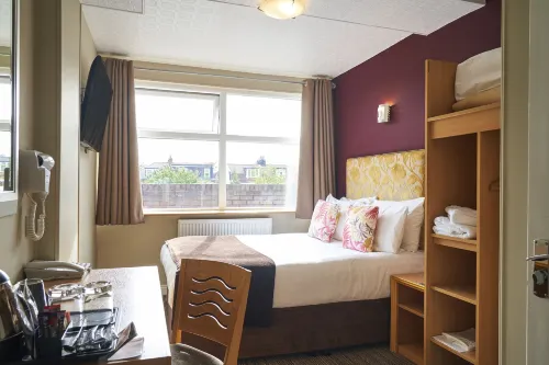 Antoinette Hotel Wimbledon Photos