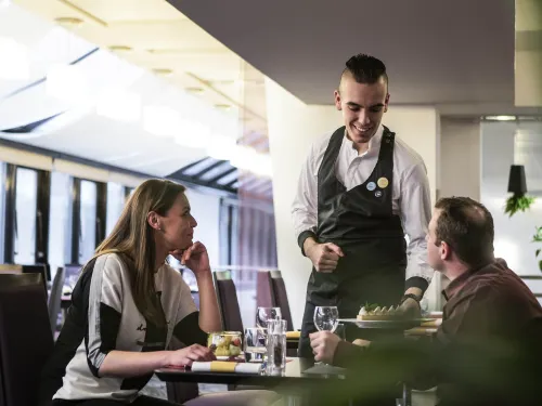 Novotel Paris Suresnes Longchamp Dining Photos