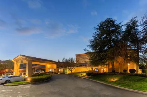 La Quinta Inn & Suites by Wyndham Redding À ne pas manquer Photos