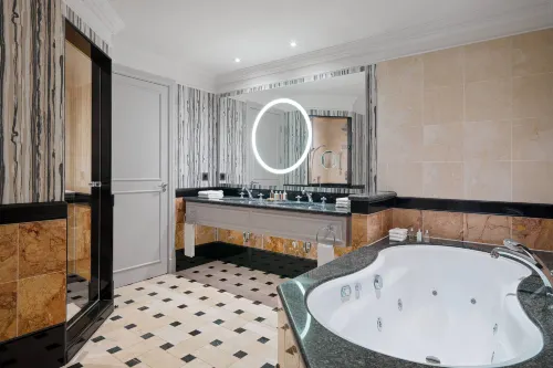 Tbilisi Marriott Hotel Rum Photos