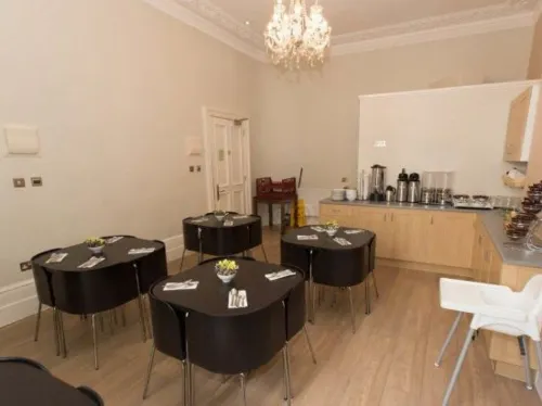 Hyde Park Boutique Hotel Restauration Photos