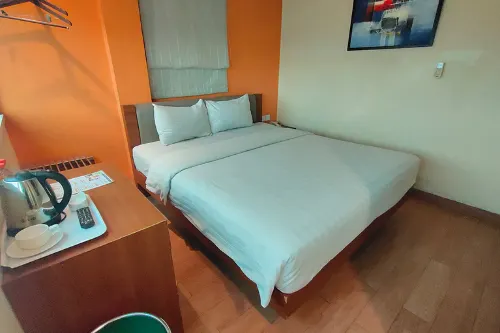 World Hotel Jakarta - Bandengan Photos