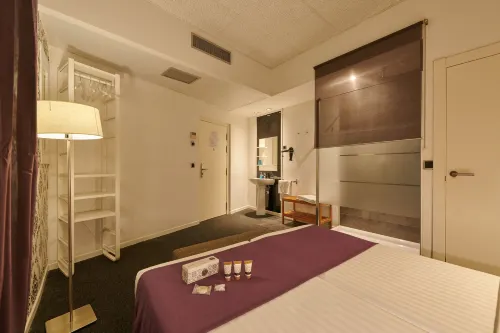 Hostal Mayerling Centro Rooms Photos