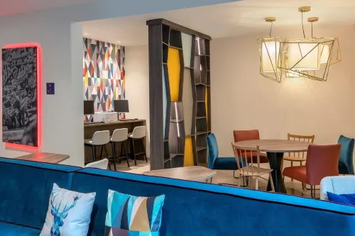 Hampton by Hilton Celle Makanan Photos