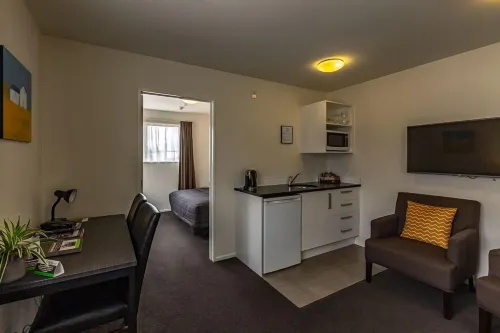 Airport Palms Motel Photos