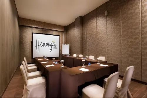 Hemangini Hotel Bandung Business Photos