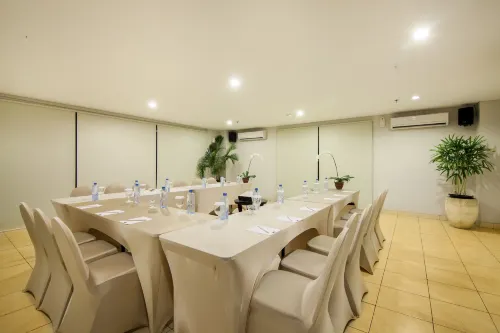 Grand Kuta Hotel and Residence Espaces Affaires Photos