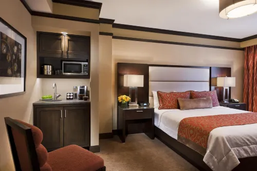 The Pearl Hotel Rooms Photos