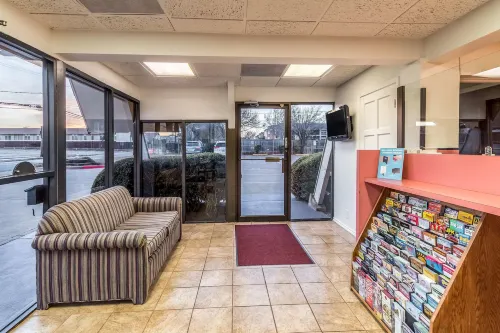 Motel 6 Arlington, TX - Uta Public Areas Photos