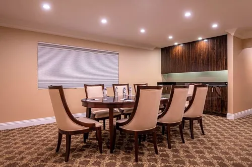 Beverly Hills Plaza Hotel & Spa Business Facilities Photos