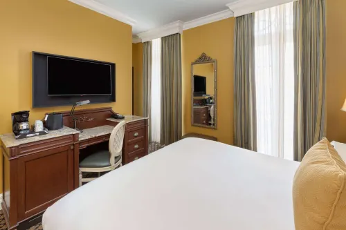 The Lafayette New Orleans by Kasa Photos