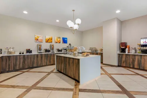 Comfort Inn & Suites Miami International Airport Restauration Photos