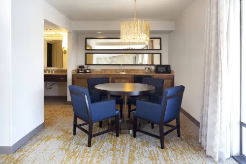 DoubleTree by Hilton Ontario Airport Chambres Photos