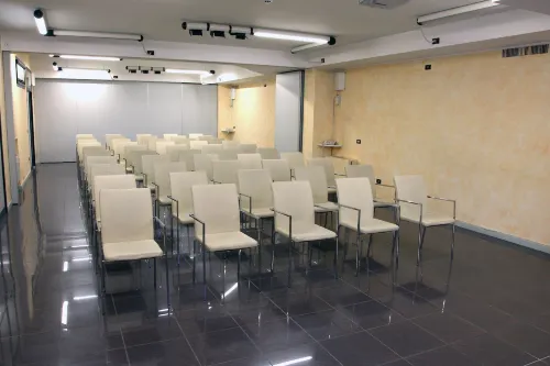 Hotel Maxim Business Facilities Photos