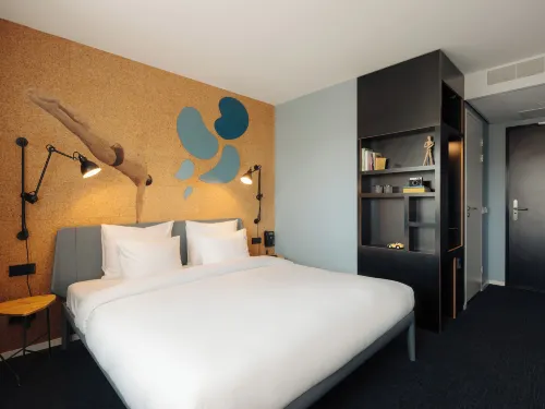 Conscious Hotel the Tire Station Camere Photos