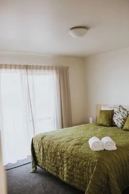 Peninsula Motel Photos