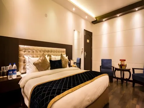 Hotel Grand Godwin - Near New Delhi Railway Station - Free Airport Pick-up Rooms Photos