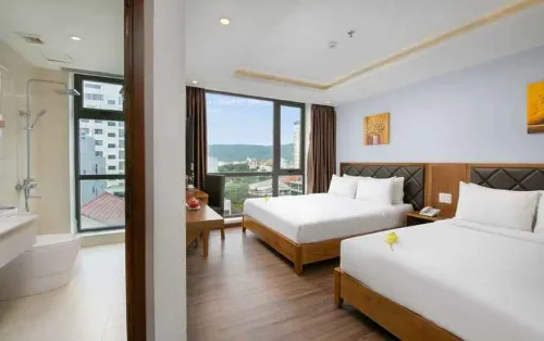 La Beach Hotel Photos