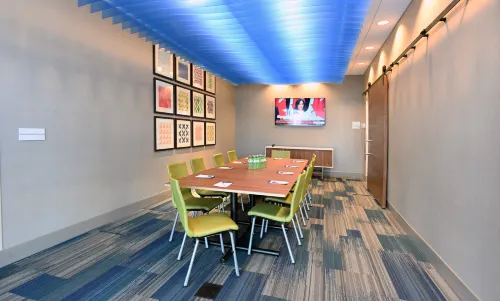 Holiday Inn Express & Suites Aurora Business Facilities Photos