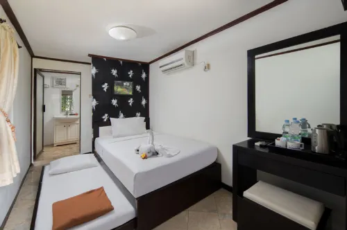 Royal Caravan Hotel & Outbound Trawas Kamar Photos