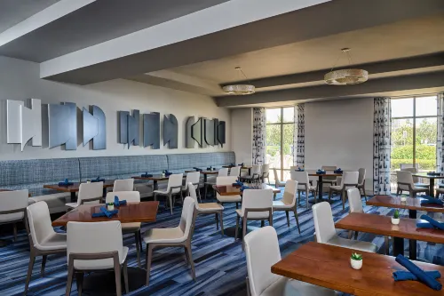 DoubleTree by Hilton Irvine Spectrum Dining Photos
