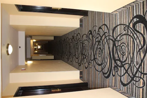 Quality Inn & Suites Airport West Public Areas Photos