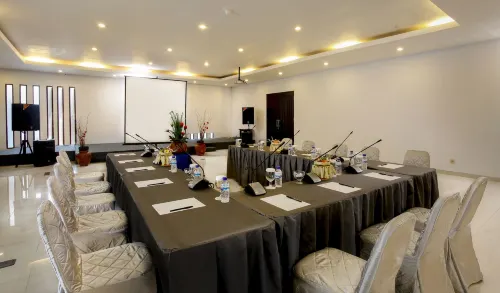 The Radiant Hotel Fasilitas Bisnis Photos