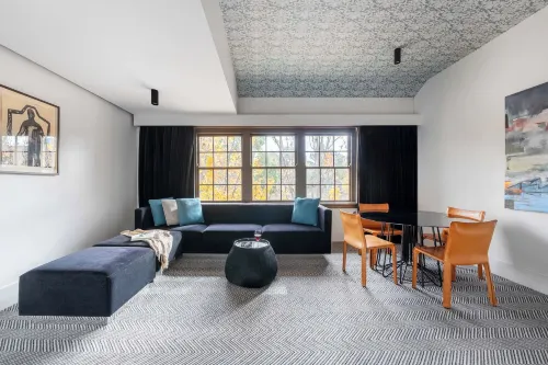 Peppers Gallery Hotel Canberra Photos
