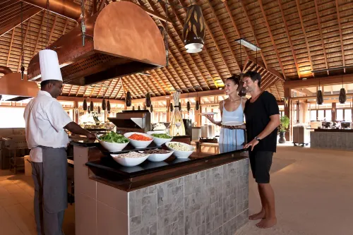Vilamendhoo Island Resort & Spa Restauration Photos