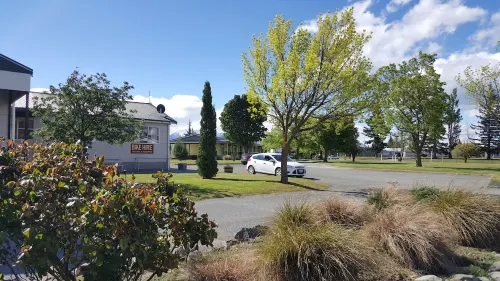 High Country Motel & Backpackers Near Hotel Photos