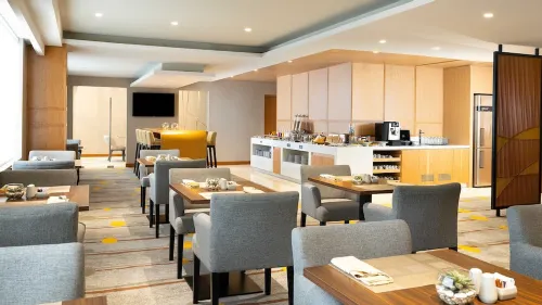 Holiday Inn & Suites Jakarta Gajah Mada Restauration Photos