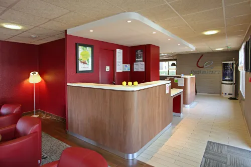 Hôtel Restaurant Campanile Tours Joué lès Tours Espaces publics Photos