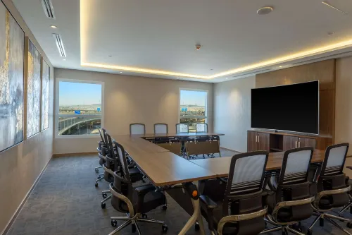 Clarion Hotel Jeddah Airport Business Facilities Photos