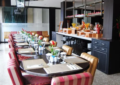 DBEST HOTEL OTISTA تناول الطعام Photos