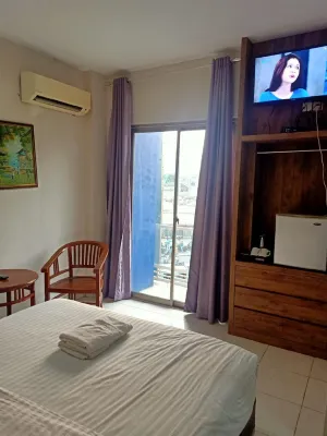 CVS The Hotel Kamar Photos