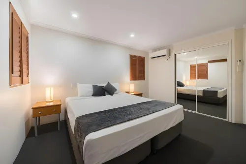 Cosmopolitan Motel & Serviced Apartments Rooms Photos
