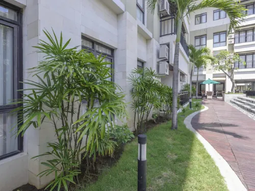 Grand Kuta Hotel and Residence Рядом с отелем Photos