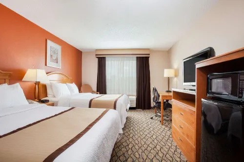 Baymont by Wyndham Madison Heights Detroit Area Featured Photos
