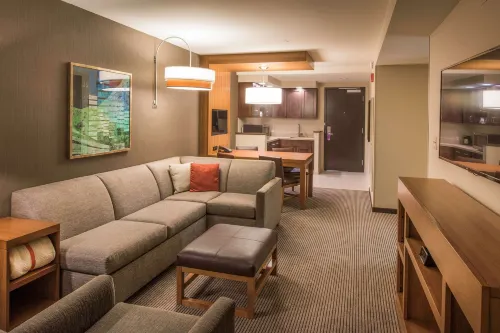 Hyatt Place Cleveland/Westlake/Crocker Park Rooms Photos