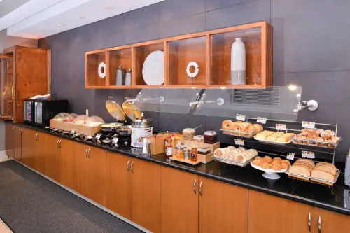 SpringHill Suites Corona Riverside Restauration Photos