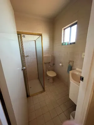 Opal Inn Hotel, Motel, Caravan Park Chambres Photos