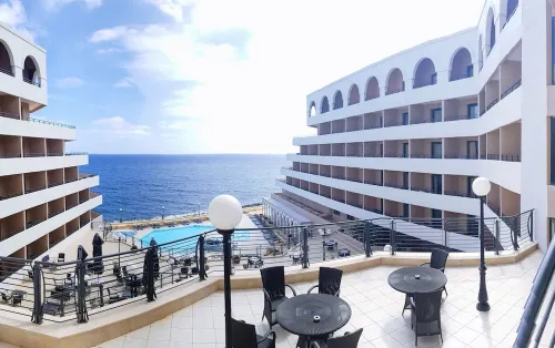 Radisson Blu Resort, Malta St Julian's Рядом с отелем Photos
