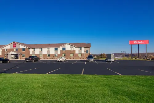 Red Roof Inn Greensburg Exterior Photos