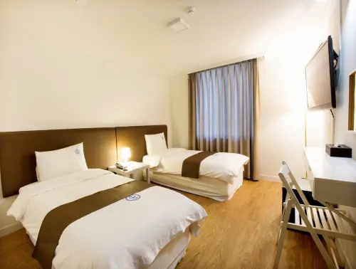 Hillside Hotel Photos