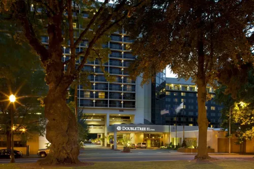 DoubleTree by Hilton Portland, or Exterior Photos